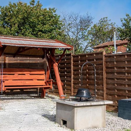 Romantic Jacuzzi Hideaway Near Heviz Rezi 외부 사진