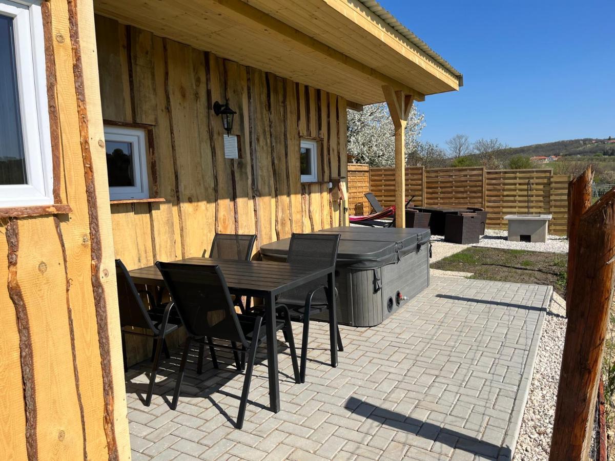 Romantic Jacuzzi Hideaway Near Heviz Rezi 외부 사진